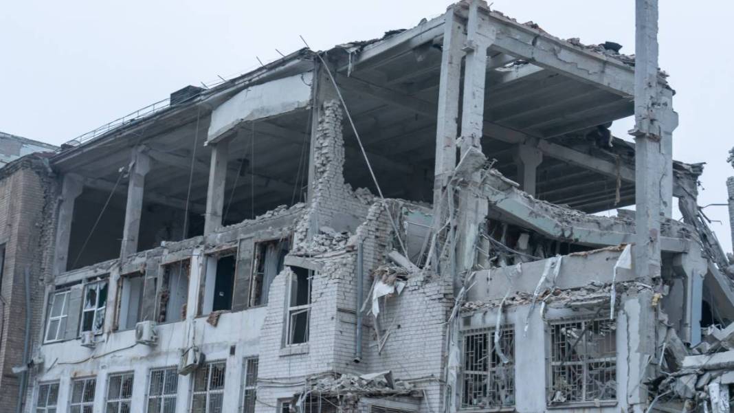 Rusya'dan Zaporijya'ya hava saldırısı! 4 ölü, 20 yaralı var 13